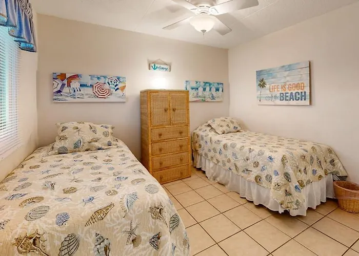 Hébergement de vacances Beachfront With Balcony Pools Game Tennis Sauna & Gym