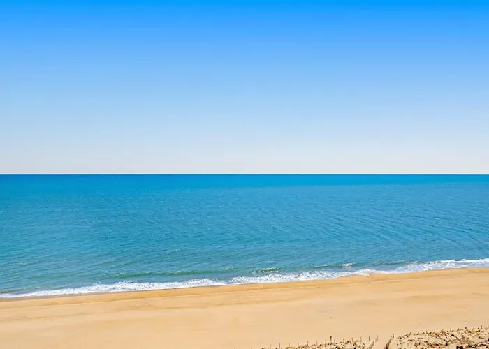 Holiday home Beachfront With Balcony Pools Game Tennis Sauna & Gym