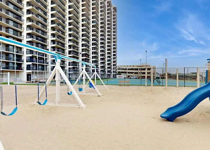 Hébergement de vacances Beachfront With Balcony Pools Game Tennis Sauna & Gym