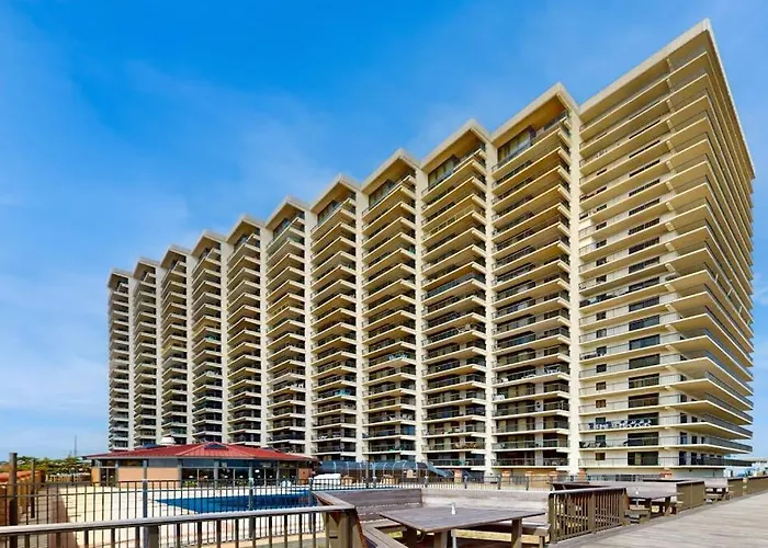 Hébergement de vacances Beachfront With Balcony Pools Game Tennis Sauna & Gym